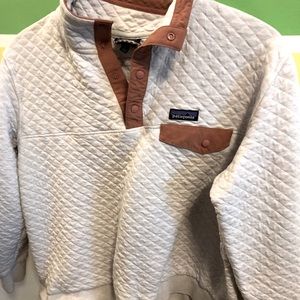 Quilted Patagonia women’s sweater